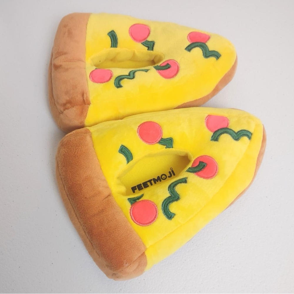 FEETMOJI Kids Size L 9/10 Novelty Pizza Plush Slippers